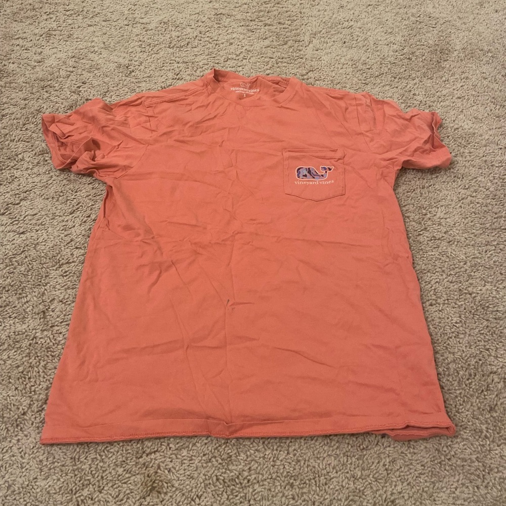 Vineyard vines t shirt